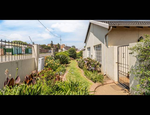 3 BEDROOM HOUSE FOR SALE IN THE HILL